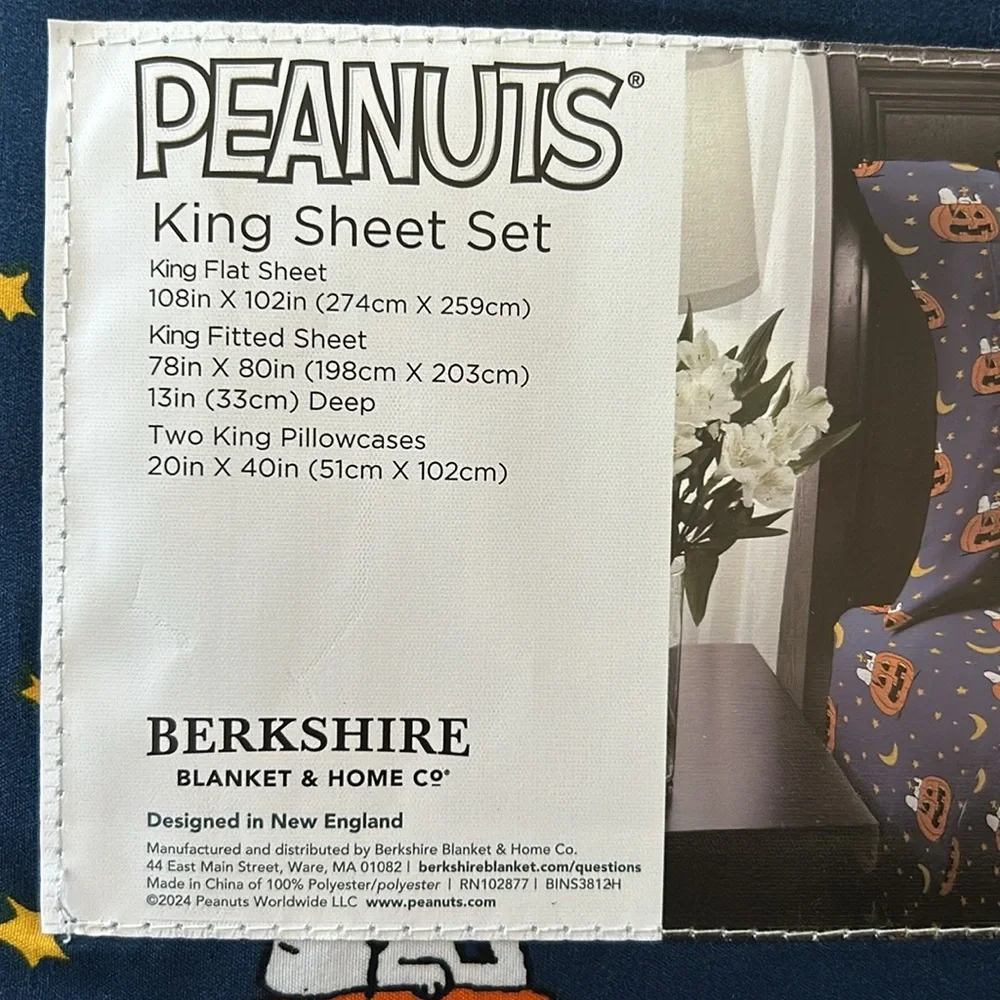 New Peanuts Snoopy Spooky  Halloween King Sheet Set Pumpkin Navy Blue Starry